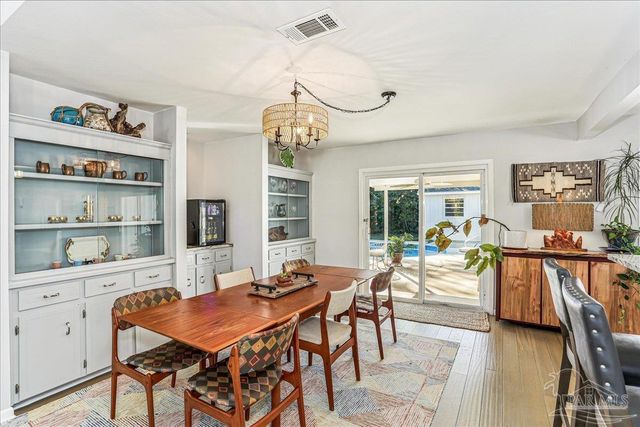 16 Mclane Rd, Gulf Breeze, FL 32561