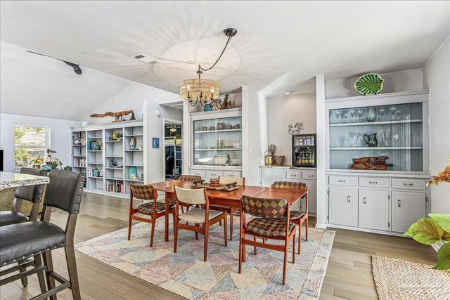 16 Mclane Rd, Gulf Breeze, FL 32561