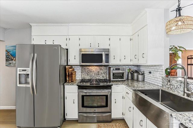 16 Mclane Rd, Gulf Breeze, FL 32561