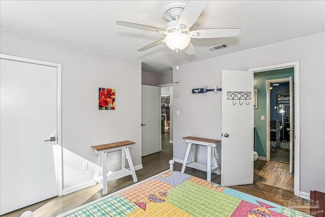 16 Mclane Rd, Gulf Breeze, FL 32561