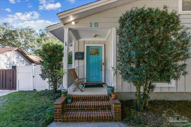 16 Mclane Rd, Gulf Breeze, FL 32561