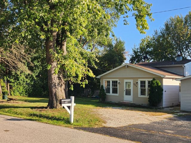 905 Buena Vista Drive, Round Lake Beach, IL 60073