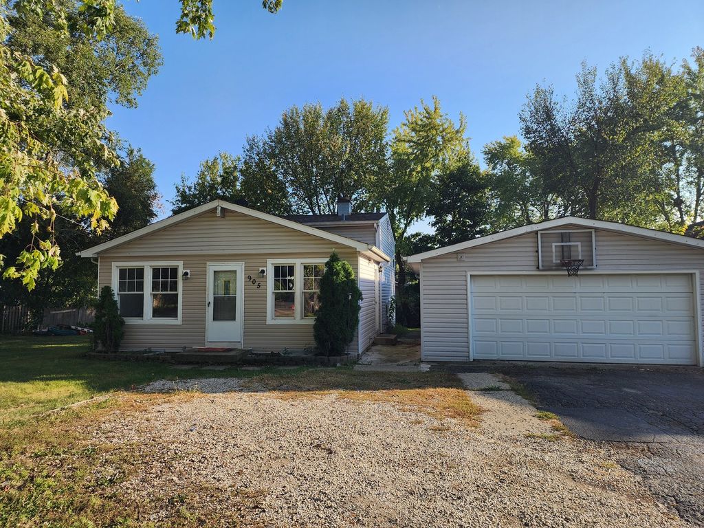 905 Buena Vista Drive, Round Lake Beach, IL 60073