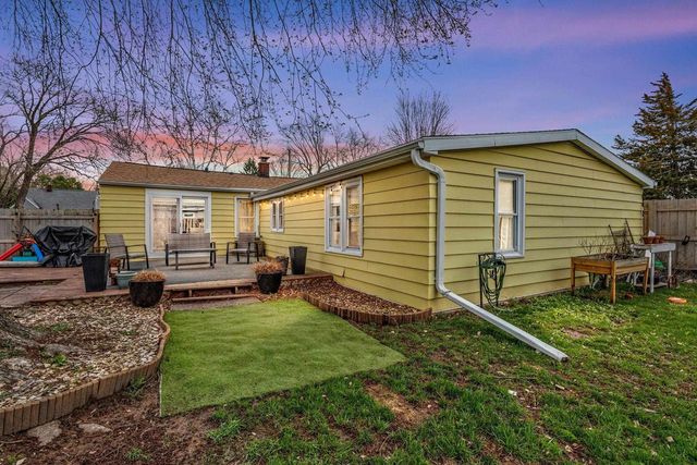 427 N LARK STREET, Oshkosh, WI 54902