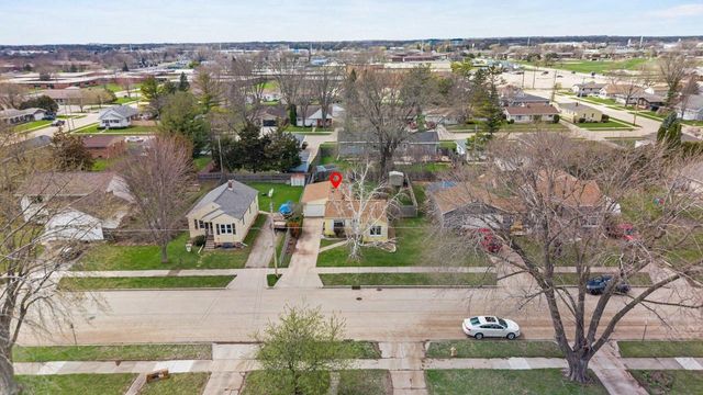 427 N LARK STREET, Oshkosh, WI 54902
