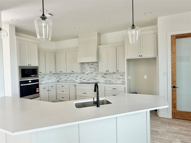 2009 Collin Street, Weatherford, TX 76085