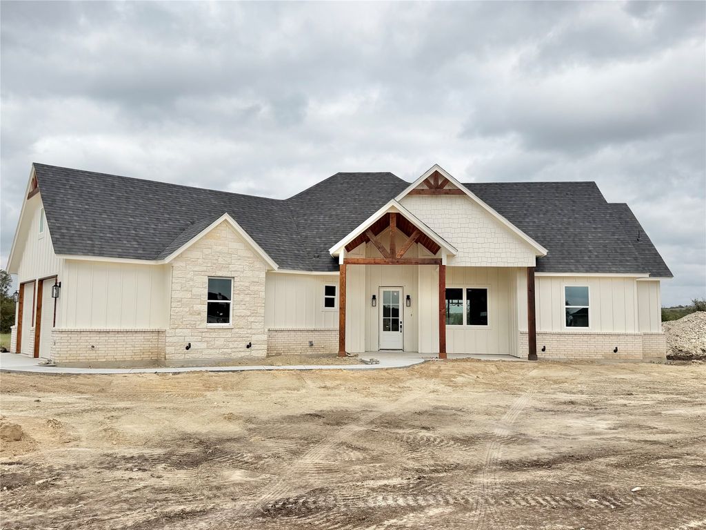2009 Collin Street, Weatherford, TX 76085