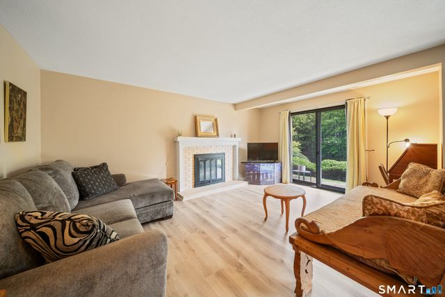 13 Heritage Village B, Southbury, CT 06488
