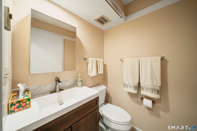 13 Heritage Village B, Southbury, CT 06488