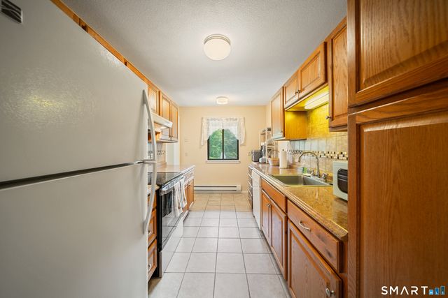 13 Heritage Village B, Southbury, CT 06488