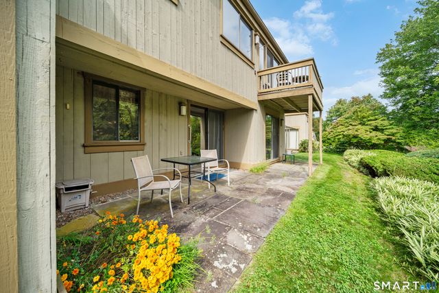 13 Heritage Village B, Southbury, CT 06488