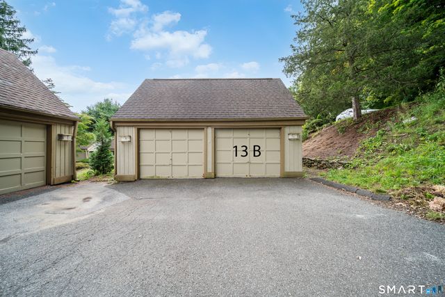 13 Heritage Village B, Southbury, CT 06488