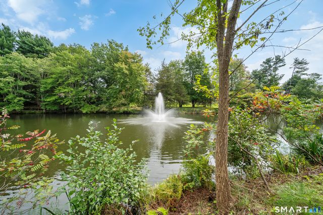 13 Heritage Village B, Southbury, CT 06488