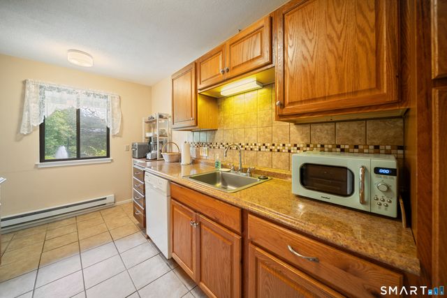 13 Heritage Village B, Southbury, CT 06488