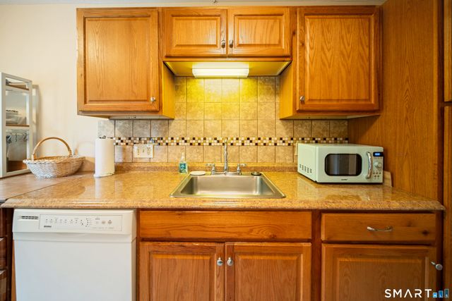 13 Heritage Village B, Southbury, CT 06488