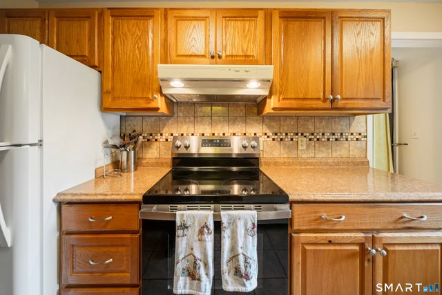 13 Heritage Village B, Southbury, CT 06488