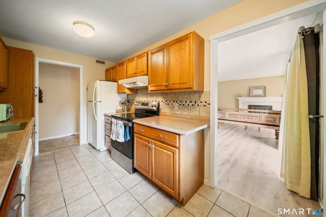 13 Heritage Village B, Southbury, CT 06488