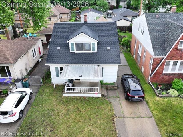 1125 E Hayes Avenue, Hazel Park, MI 48030