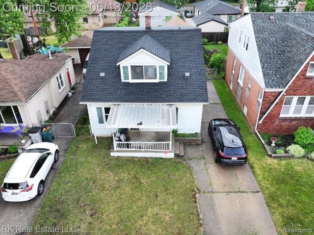 1125 E Hayes Avenue, Hazel Park, MI 48030
