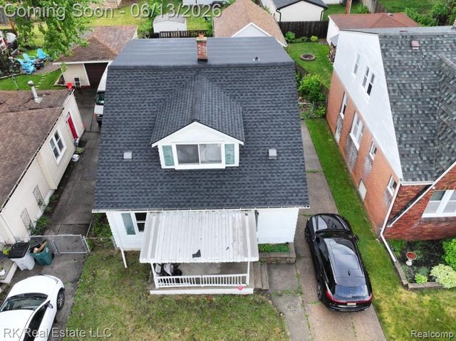 1125 E Hayes Avenue, Hazel Park, MI 48030