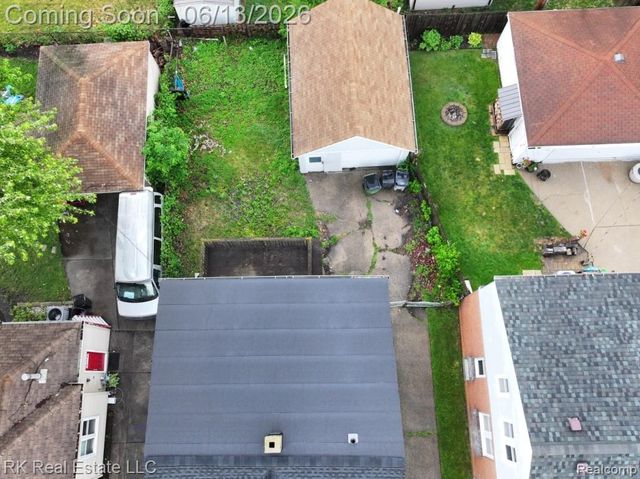 1125 E Hayes Avenue, Hazel Park, MI 48030