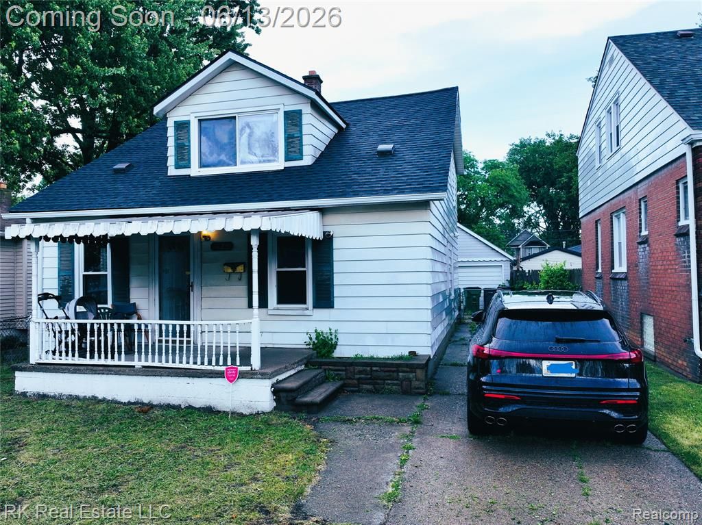 1125 E Hayes Avenue, Hazel Park, MI 48030