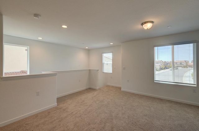 291 Lucas Avenue S, Madera, CA 93636