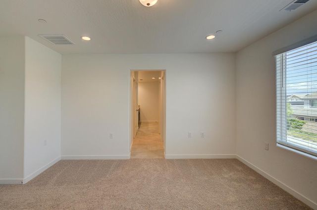 291 Lucas Avenue S, Madera, CA 93636