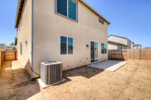 291 Lucas Avenue S, Madera, CA 93636