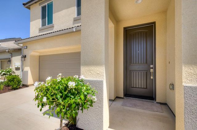 291 Lucas Avenue S, Madera, CA 93636