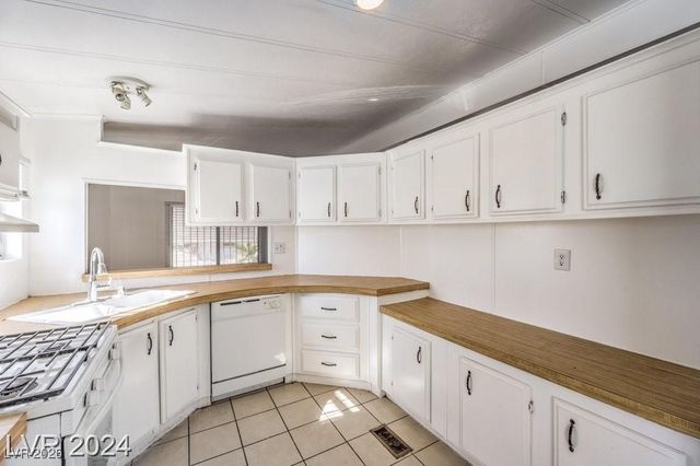 3350 Isle Royale Drive, Las Vegas, NV 89122