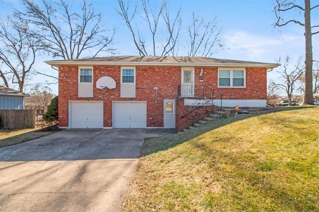 16901 E 31* Street S, Independence, MO 64055