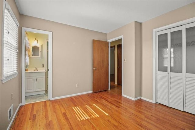 16901 E 31* Street S, Independence, MO 64055