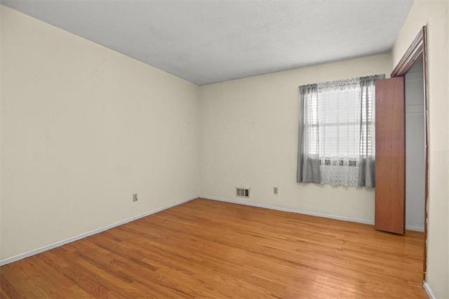 16901 E 31* Street S, Independence, MO 64055