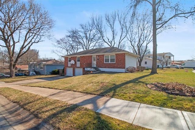 16901 E 31* Street S, Independence, MO 64055