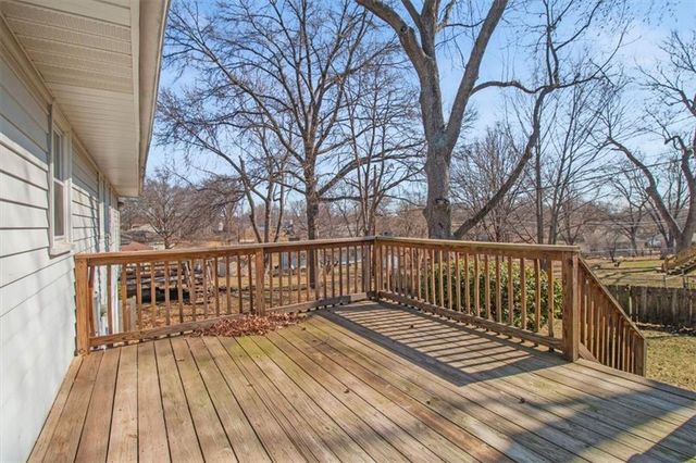 16901 E 31* Street S, Independence, MO 64055