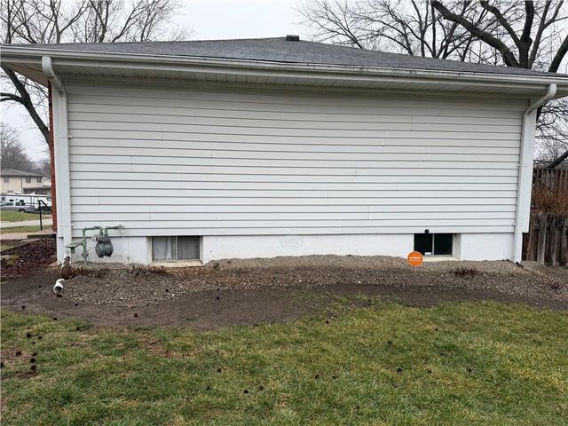 16901 E 31* Street S, Independence, MO 64055