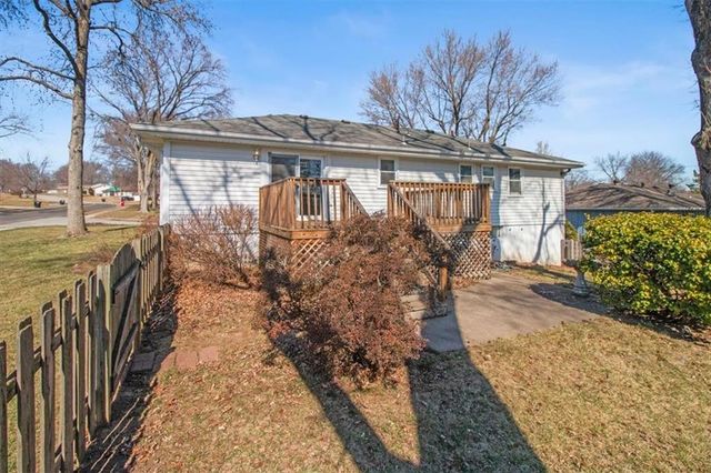 16901 E 31* Street S, Independence, MO 64055