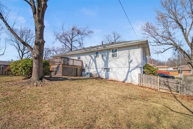 16901 E 31* Street S, Independence, MO 64055