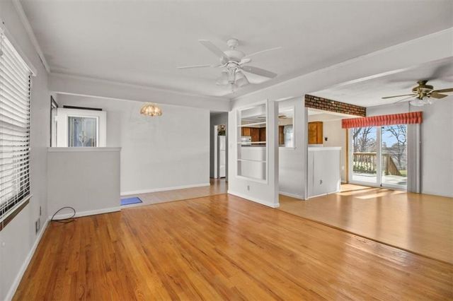 16901 E 31* Street S, Independence, MO 64055