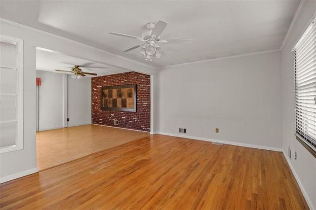 16901 E 31* Street S, Independence, MO 64055