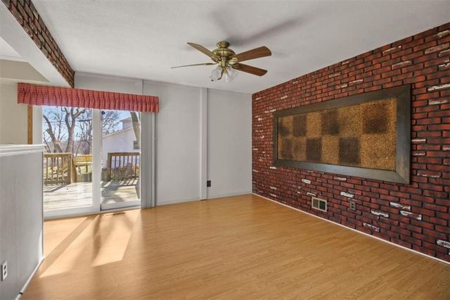 16901 E 31* Street S, Independence, MO 64055