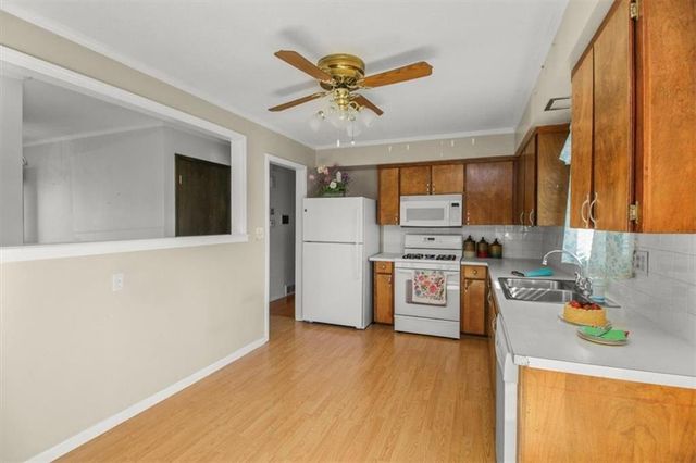 16901 E 31* Street S, Independence, MO 64055