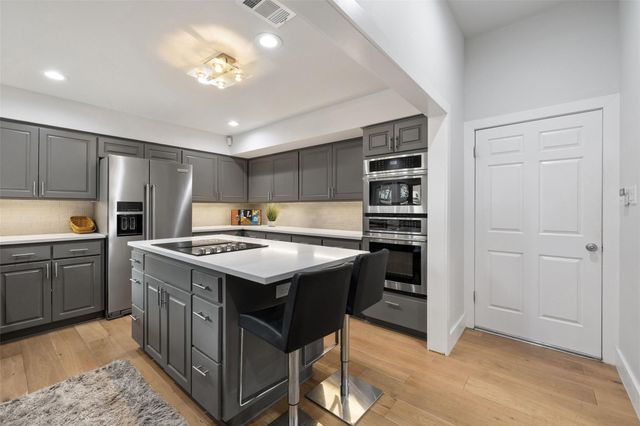 1615 Spyglass DR 4, Austin, TX 78746