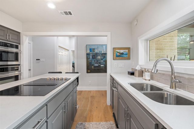 1615 Spyglass DR 4, Austin, TX 78746