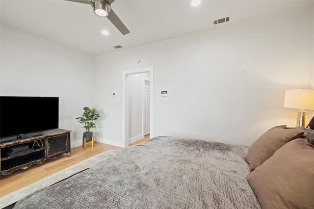 1615 Spyglass DR 4, Austin, TX 78746