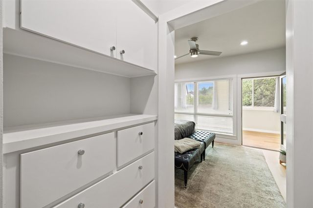 1615 Spyglass DR 4, Austin, TX 78746