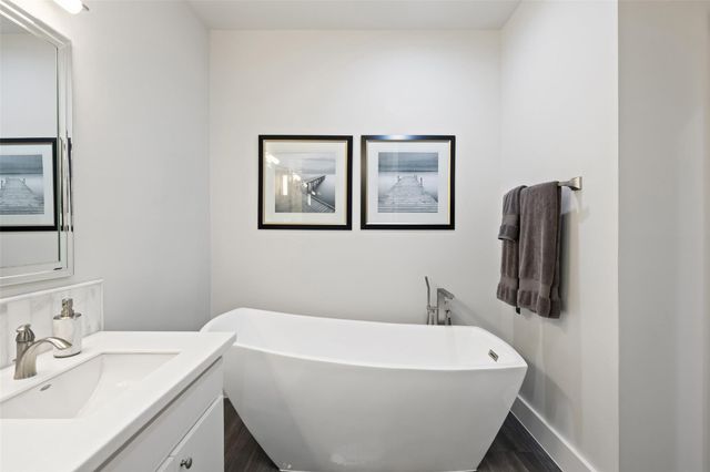 1615 Spyglass DR 4, Austin, TX 78746