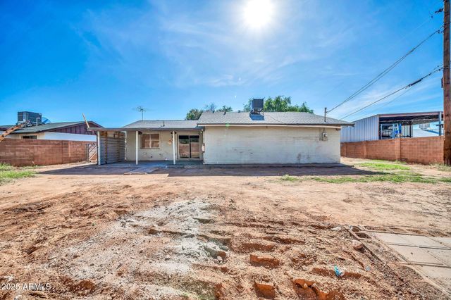 1526 W MURIEL Drive, Phoenix, AZ 85023