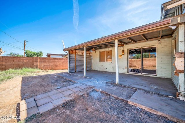 1526 W MURIEL Drive, Phoenix, AZ 85023